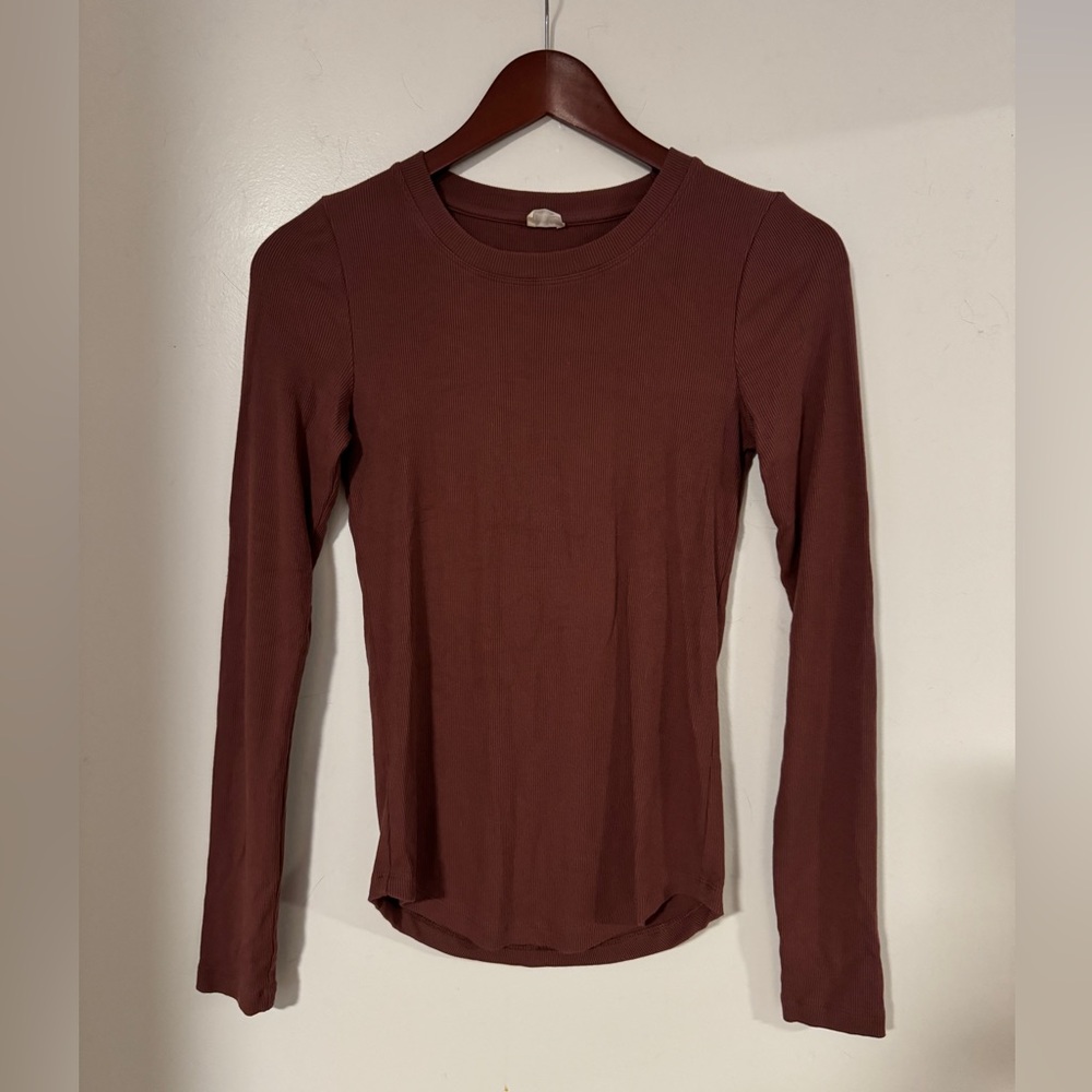 Wilfred Free go-to longsleeve Stretchy ribbed crewneck Size S in Pink
